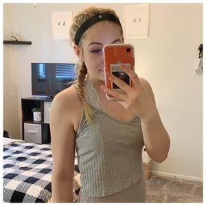 *4 for $20* H&M Divided- Gray cropped v-neck tank